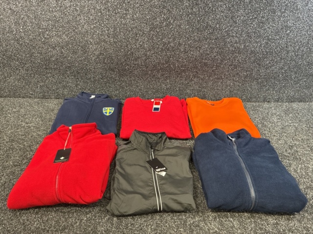 1493447-1 6 pcs Sweaters, size XL