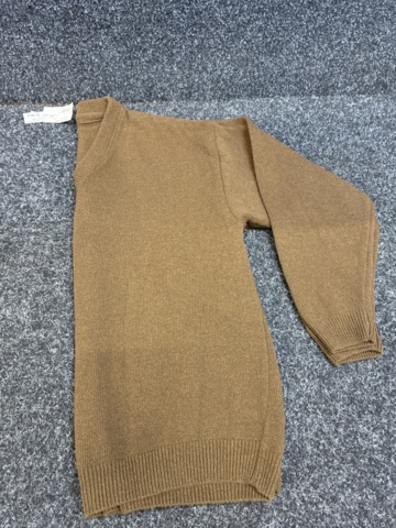 1493449-3 6 pcs Sweaters, size L