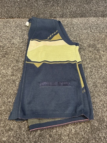 1493451-3 6 pcs Sweaters & vests, size M