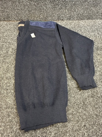 1493451-4 6 pcs Sweaters & vests, size M