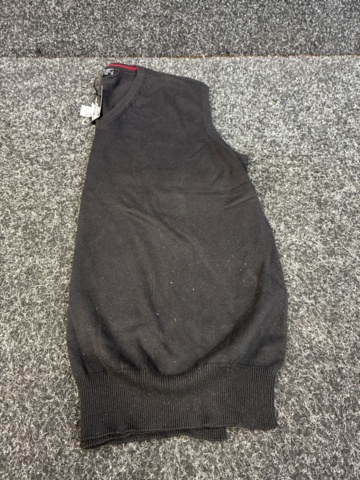 1493451-6 6 pcs Sweaters & vests, size M