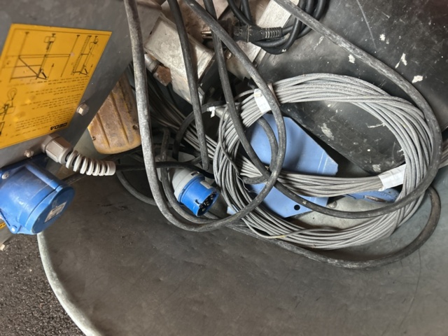 1455023-7 Material hoist with wire rope and control - Geda Maxi 150 S -2020