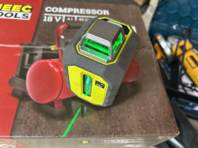 1455025-11 Various power tools - Makita, Bosch, DeWalt and others.