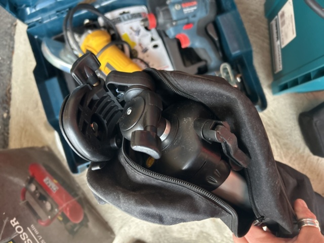 1455025-13 Various power tools - Makita, Bosch, DeWalt and others.