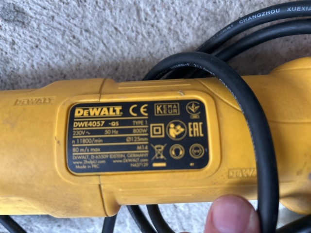 1455025-16 Various power tools - Makita, Bosch, DeWalt and others.