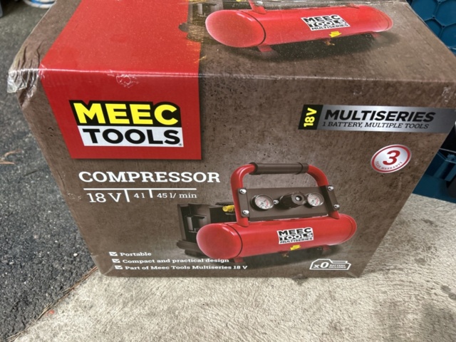 1455025-21 Various power tools - Makita, Bosch, DeWalt and others.