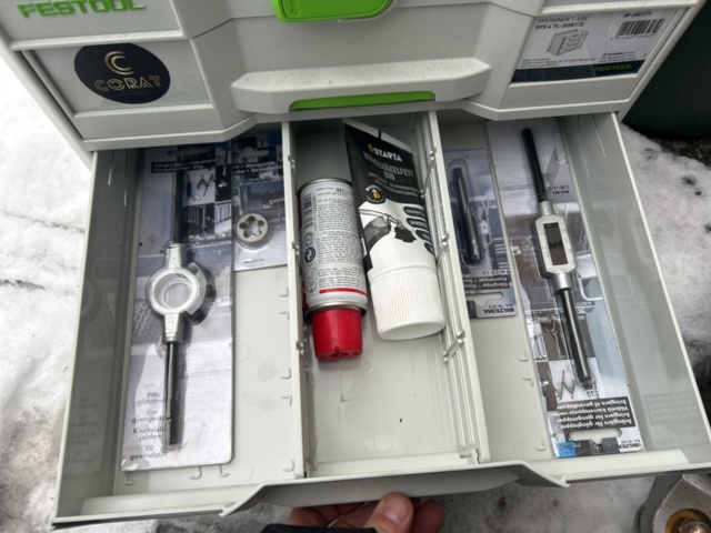 1455027-5 Various tools and work equipment