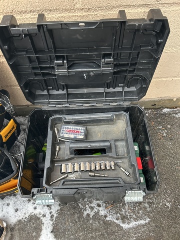 1455027-15 Various tools and work equipment