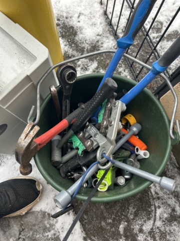 1455027-19 Various tools and work equipment