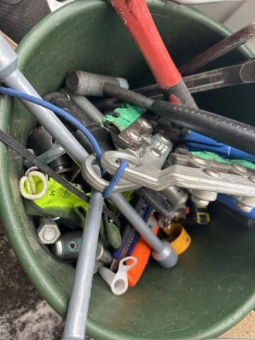 1455027-20 Various tools and work equipment