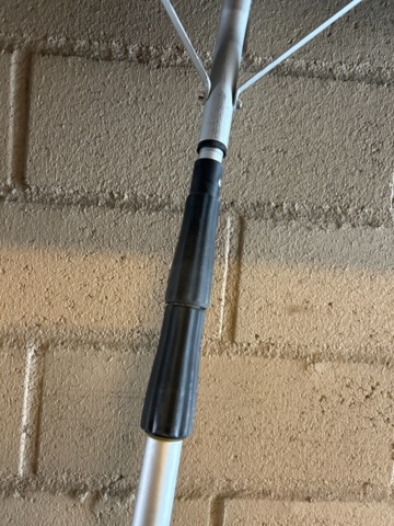 1455032-3 Three roof scrapers one shovel