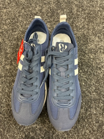 1493498-3 Shoes Roly Footwear, size 42