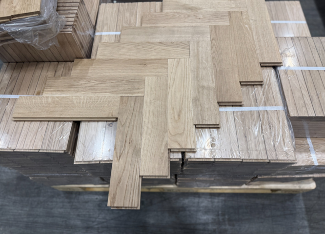 1494544-5 Massivt fiskbensparkett i Ek, 160 kvm, 16x70x350mm