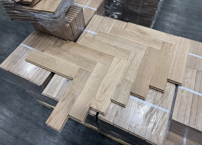 1494544-9 Massivt fiskbensparkett i Ek, 160 kvm, 16x70x350mm