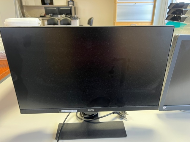 1494014-2 Desks and monitors