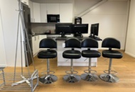 1494016 4 bar stools + coat hanger