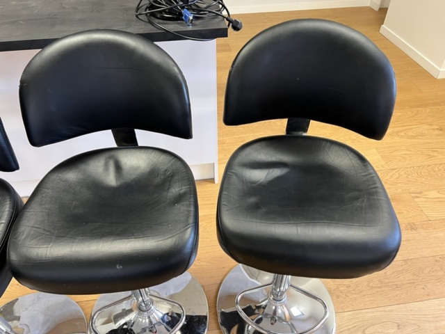 1494016-3 4 bar stools + coat hanger