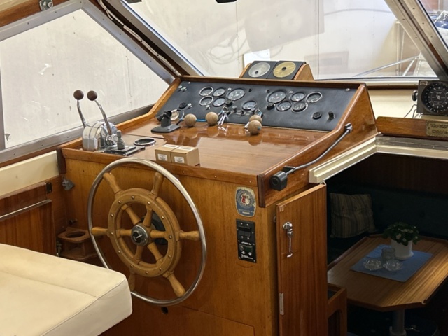 1457532-29 Motorbåt - Storebro Royal Cruiser 31 Baltic - 1974