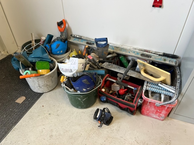 1494026-1 Various hand tools and implements