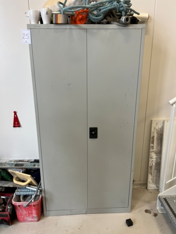 1494025-1 Tool cabinet including contents