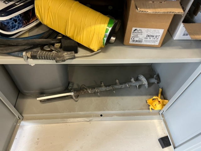 1494025-5 Tool cabinet including contents