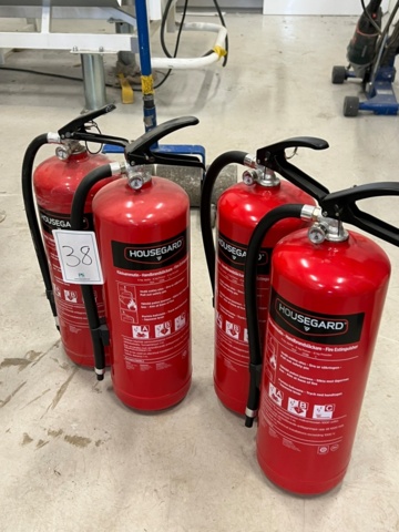 1494038-1 4 powder extinguishers