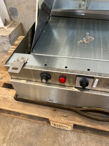 1344236-10 Vara Metall elektriskt stekbord / tippbart stekbord