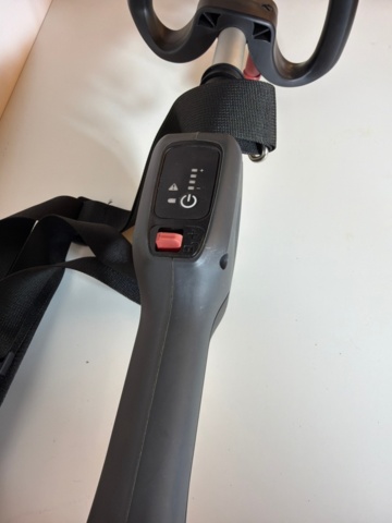 1495383-4 Cramer grass trimmer 82T10