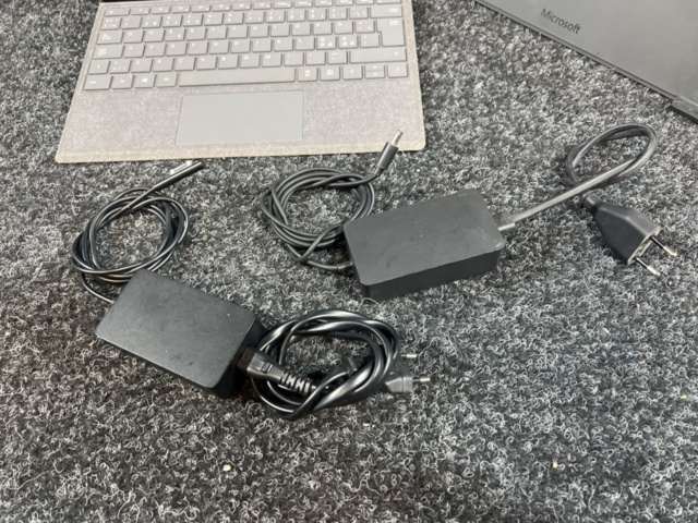 1469619-2 Laptop with docking station - Microsoft Surface Laptop 3 Model 1866