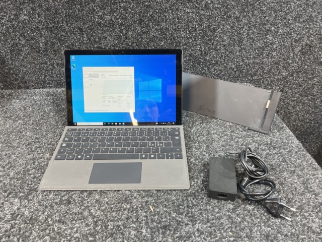 1469620-1 Tablet with keyboard and docking station - Microsoft Surface