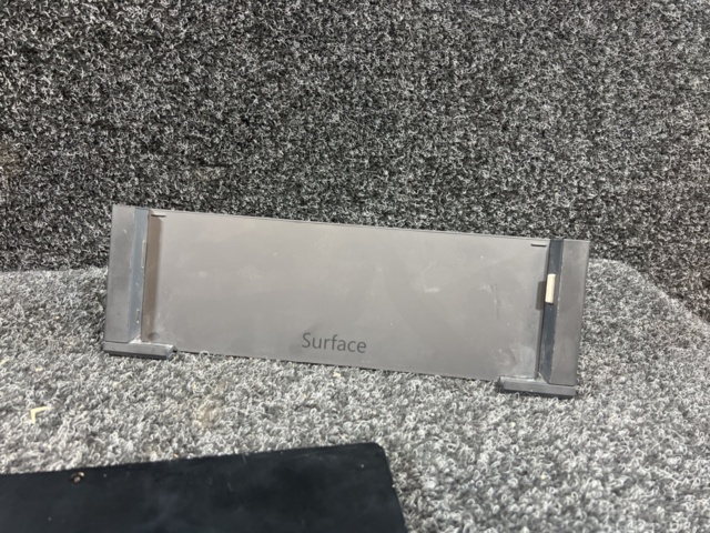 1469620-8 Tablet with keyboard and docking station - Microsoft Surface