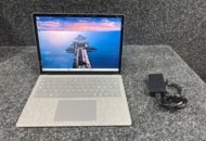 1469621 Laptop with charger - Microsoft Surface Laptop