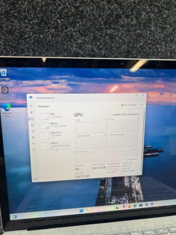 1469621-7 Laptop with charger - Microsoft Surface Laptop