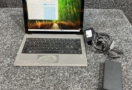 1469622 Laptop with keyboard and charger - Microsoft Surface Pro 7