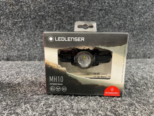 1495372-3 2 pcs Headlamps Ledlenser MH10