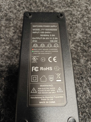 1495396-2 2 st Laddare till elscooter