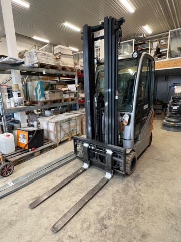 1494152-1 Electric counterbalanced forklift Still RX 20-20