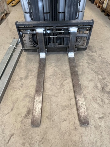 1494152-6 Electric counterbalanced forklift Still RX 20-20