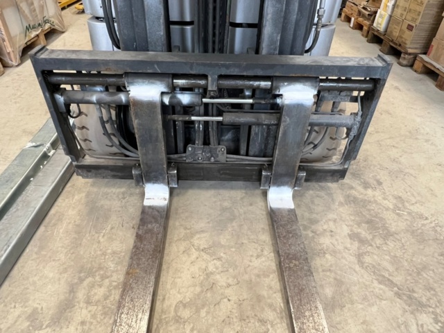 1494152-7 Electric counterbalanced forklift Still RX 20-20