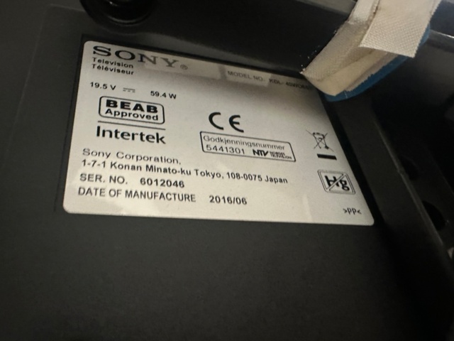 1495421-5 TV SONY 40"