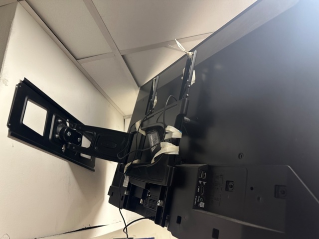 1495421-3 TV SONY 40"