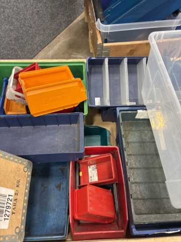 1495442-17 Assortment of plastic bins