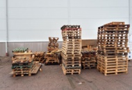 1495475 Disposable pallets & miscellaneous wood