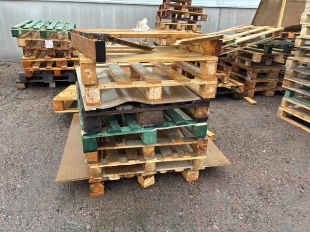 1495475-2 Disposable pallets & miscellaneous wood
