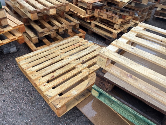 1495475-3 Disposable pallets & miscellaneous wood