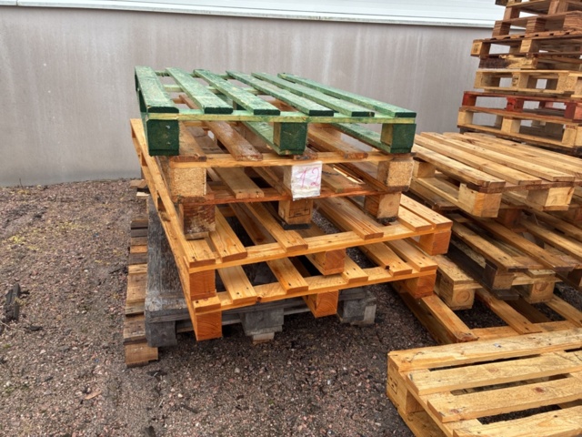 1495475-4 Disposable pallets & miscellaneous wood