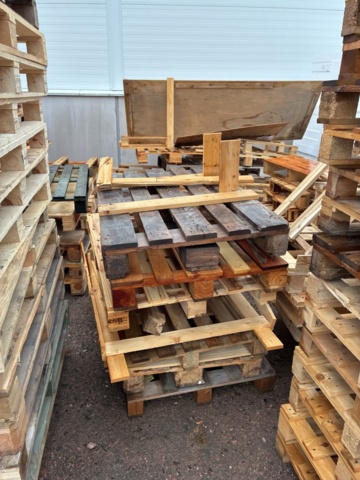 1495475-10 Disposable pallets & miscellaneous wood