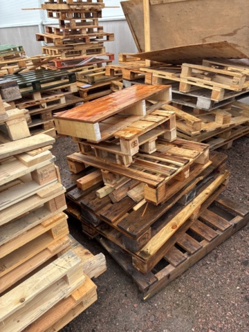 1495475-13 Disposable pallets & miscellaneous wood