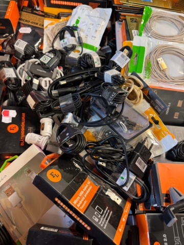 1405555-21 Technology party – approx. 1600 accessories