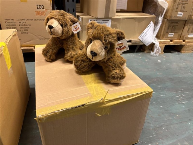 1471230-3 Large batch of stuffed animals – approximately 36,399 pieces – 94 different models